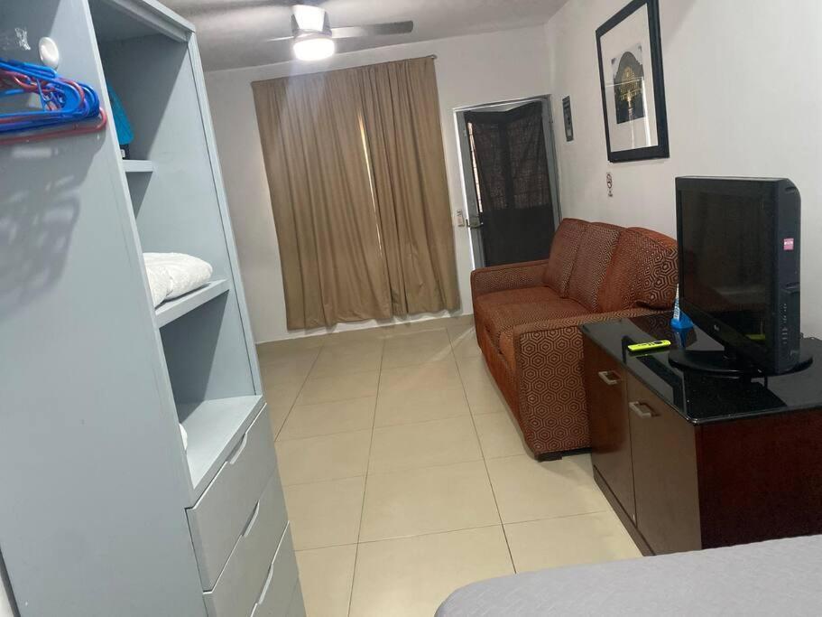Apartment Loft Hermoso Con Estacionamiento Gratuito Monterrey